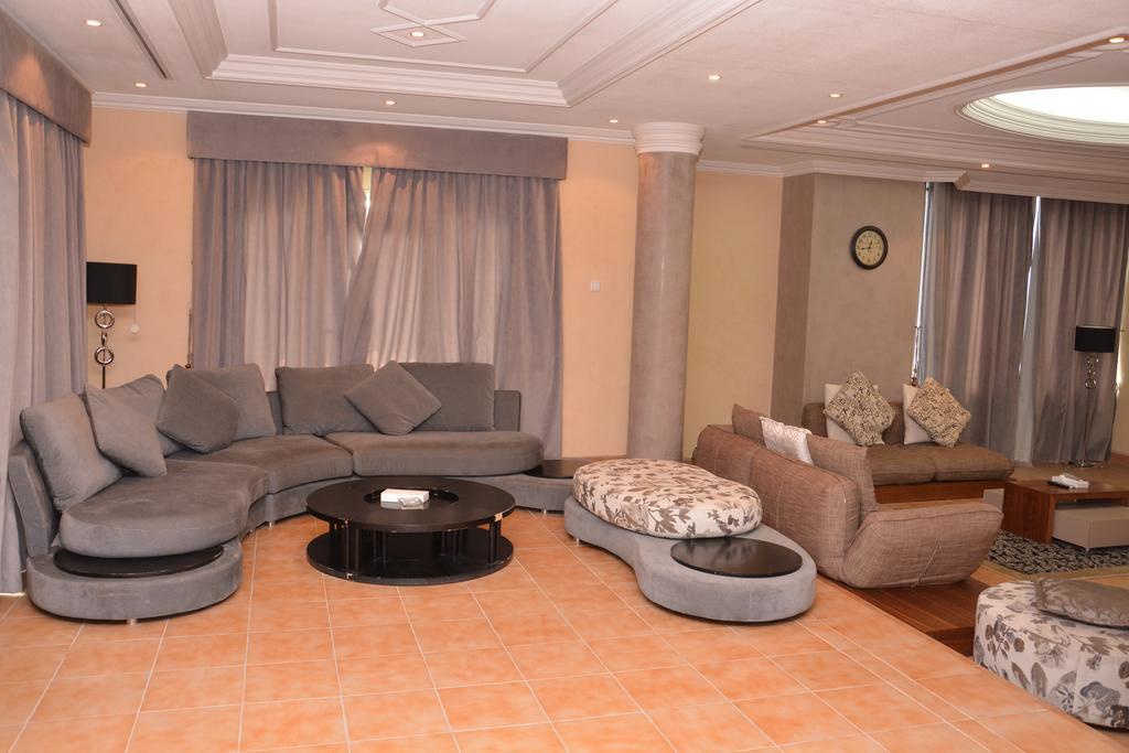 Janadriyah Suites 13 Nadinah Eksteriør bilde